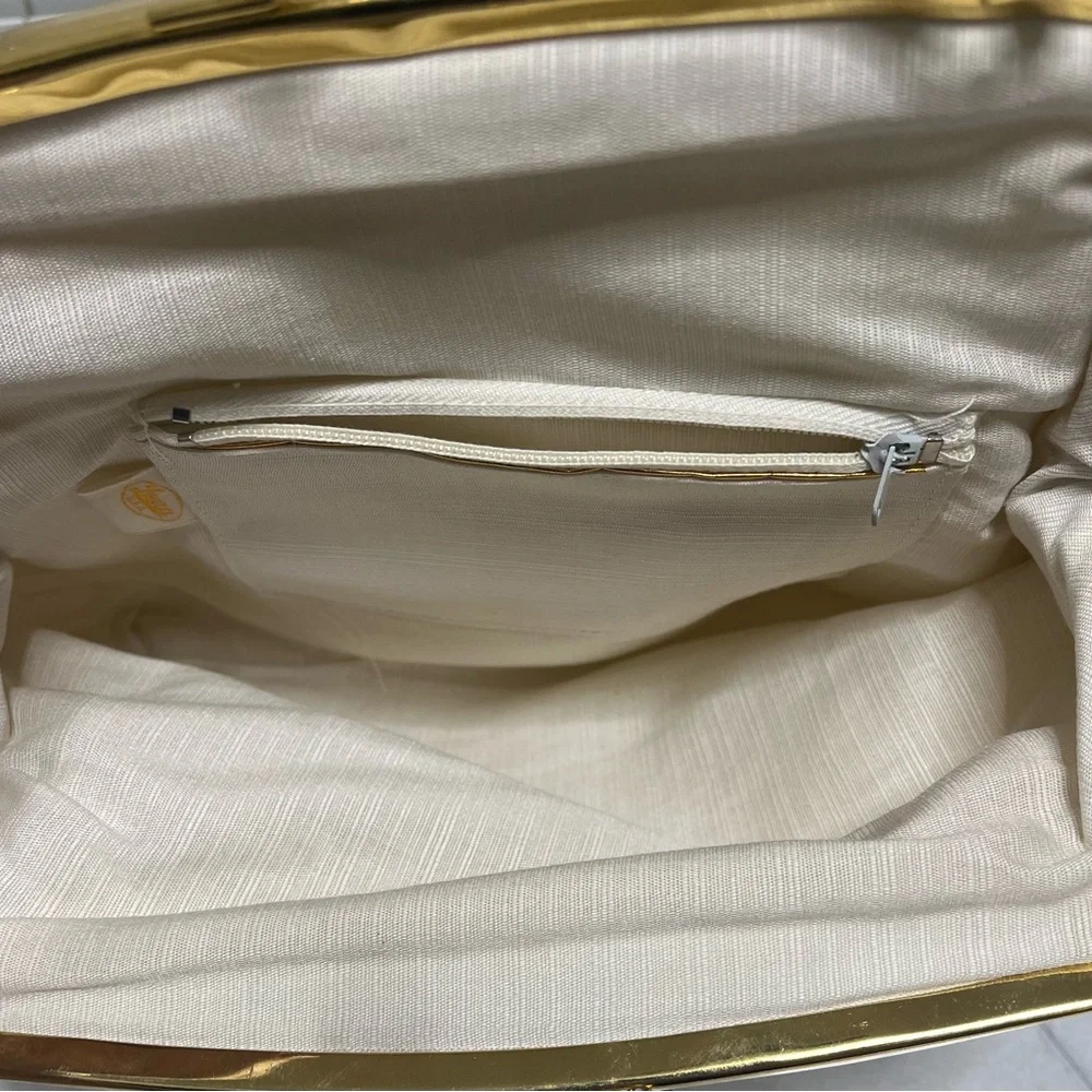 Laura USA Cream Vintage Beaded With Lucite Frame Handbag